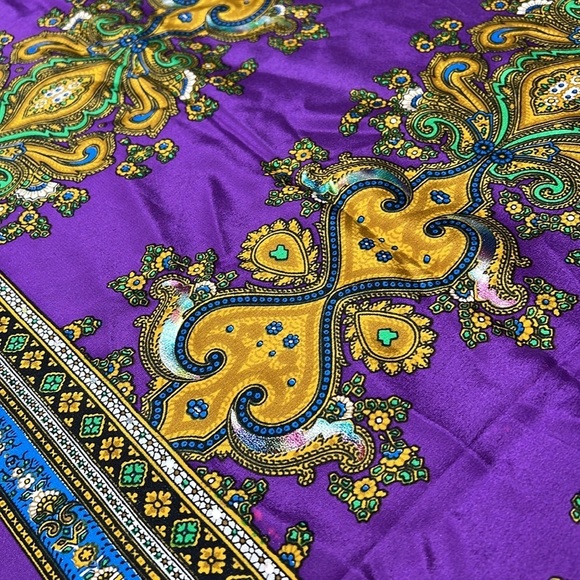 Christian Dior Rare Vintage 55” x 53” Extra Large Silk Shawl Wrap Scarf - Picture 7 of 13